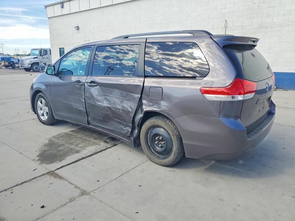 54905336 :رقم المزاد ، 5TDKK3DC2CS216572 vin ، 2012 Toyota Sienna مزاد بيع