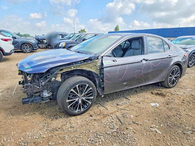 59283656 :رقم المزاد ، 4T1B11HKXJU081662 vin ، 2018 Toyota Camry مزاد بيع