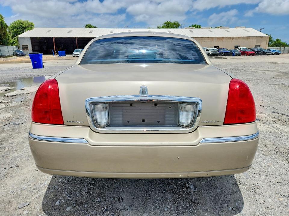 Продажа на аукционе авто 2007 Lincoln Town Car, vin: 1LNHM81W37Y615139, номер лота: 58301966