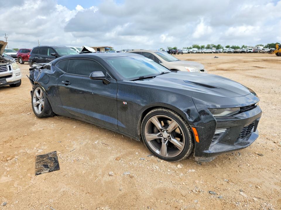 56692676 :رقم المزاد ، 1G1FE1R73J0123044 vin ، 2018 Chevrolet Camaro مزاد بيع