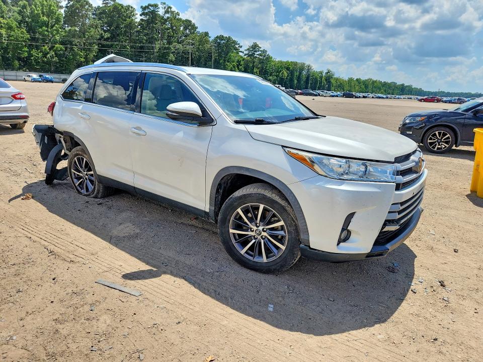 Продажа на аукционе авто 2019 Toyota Highlander, vin: 5TDKZRFH7KS568164, номер лота: 56136076