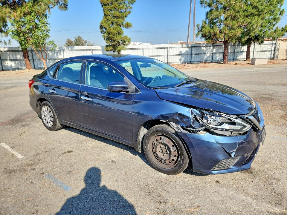 2017 Nissan Sentra მანქანა იყიდება აუქციონზე, vin: 3N1AB7AP8HL640302, აუქციონის ნომერი: 56415196