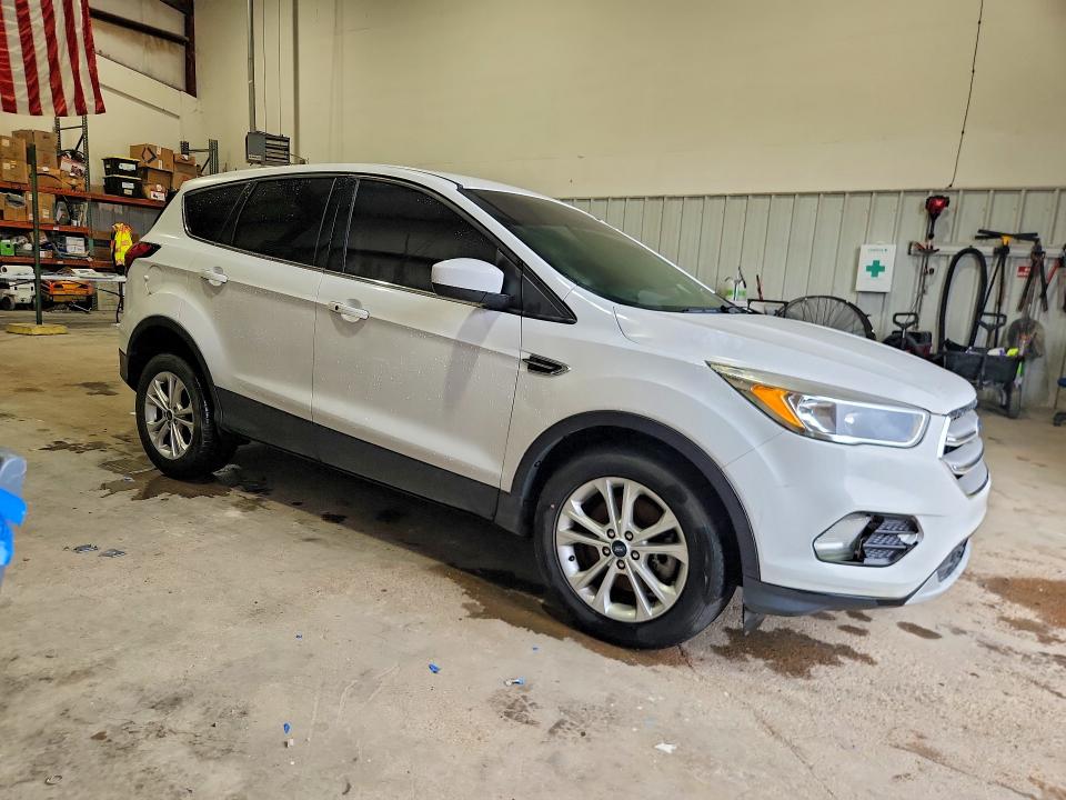 Продажа на аукционе авто 2019 Ford Escape, vin: 1FMCU9GD0KUA89140, номер лота: 57641386