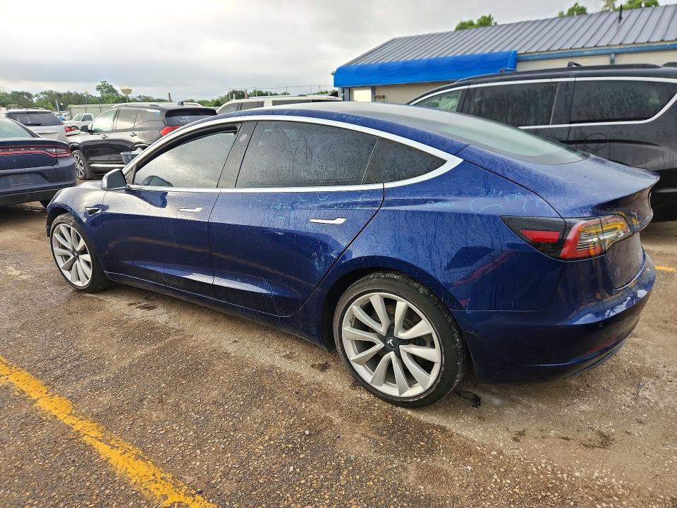 Продажа на аукционе авто 2018 Tesla Model 3, vin: 5YJ3E1EB6JF185477, номер лота: 56319726