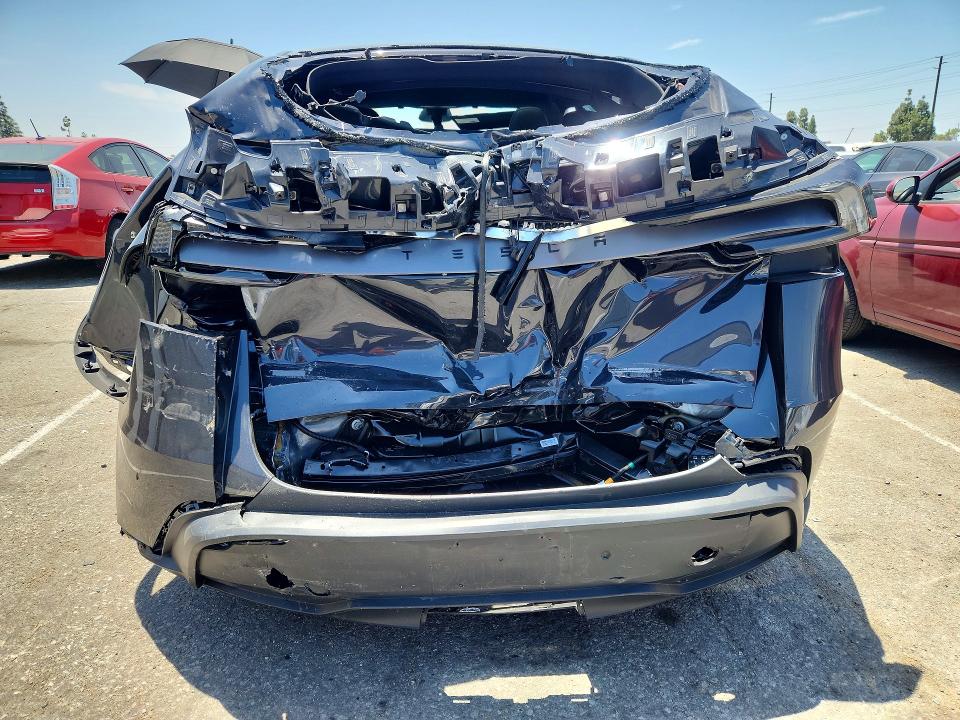 56448956 :رقم المزاد ، 7SAYGDED8TF581046 vin ، 2026 Tesla Model Y مزاد بيع
