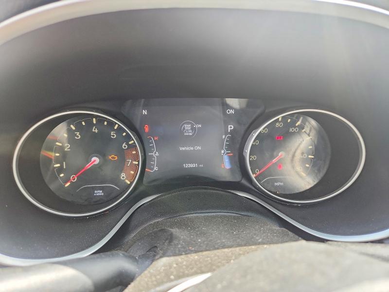 56696166 :رقم المزاد ، 3C4NJCBB1JT102706 vin ، 2018 Jeep Compass مزاد بيع