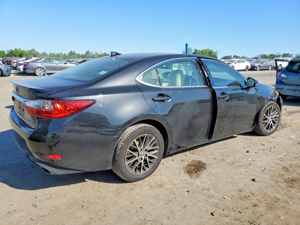 55138606 :رقم المزاد ، 58ABK1GG5JU085458 vin ، 2018 Lexus Es مزاد بيع