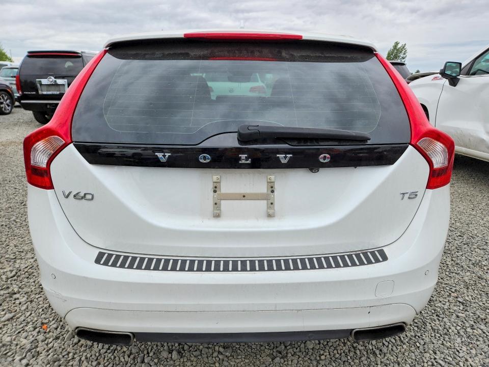 58130366 :رقم المزاد ، YV140MEK7F1258712 vin ، 2015 Volvo V60 مزاد بيع