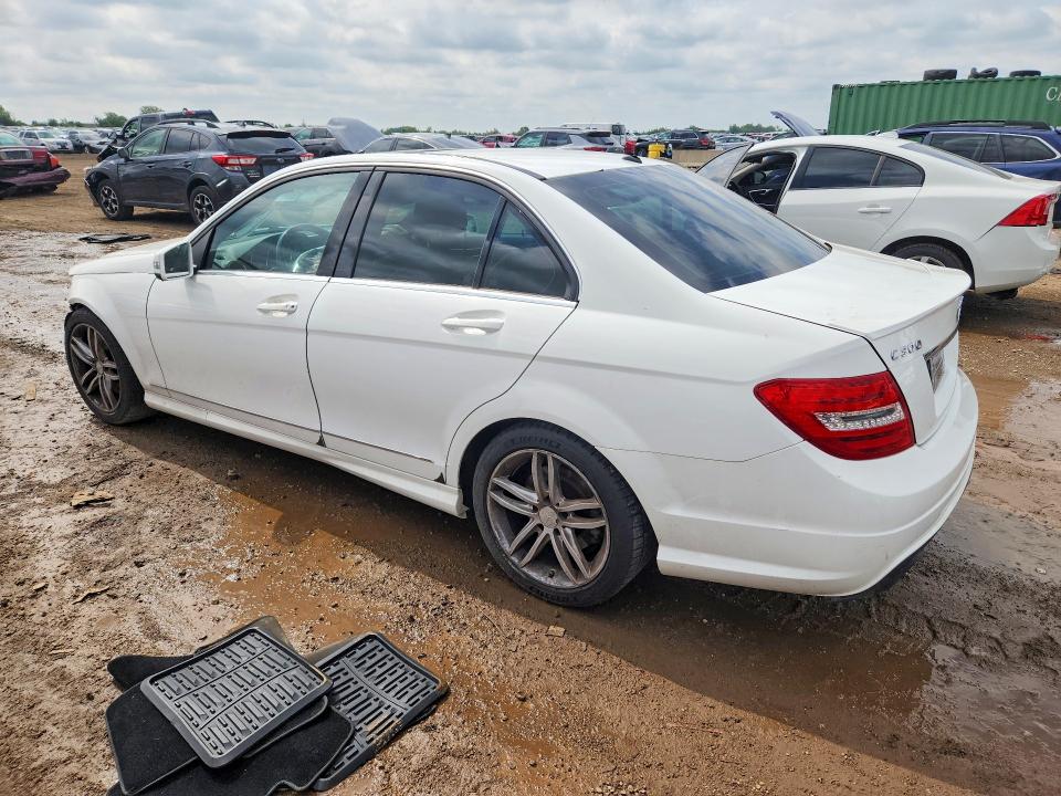 2013 Mercedes-benz C მანქანა იყიდება აუქციონზე, vin: WDDGF8ABXDR273403, აუქციონის ნომერი: 56789006