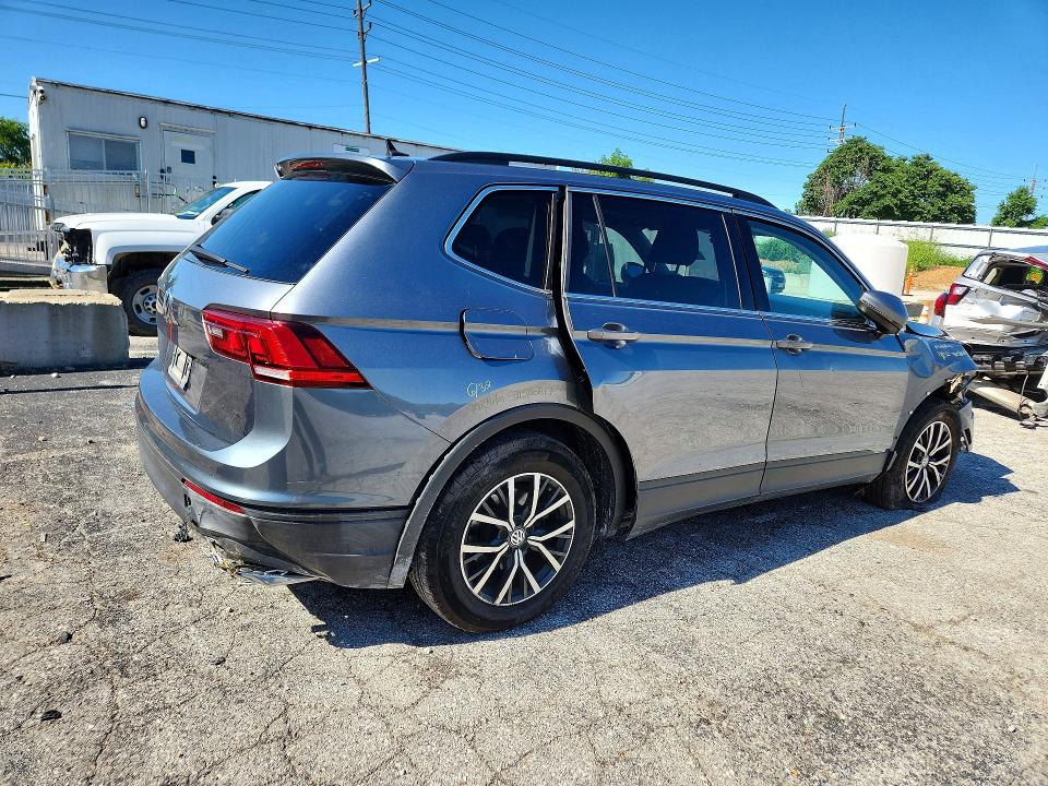 Продажа на аукционе авто 2019 Volkswagen Tiguan, vin: 3VV3B7AXXKM081876, номер лота: 58309726