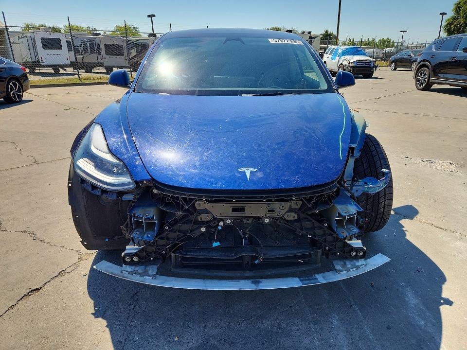 57922306 :رقم المزاد ، 5YJ3E1EB0NF106357 vin ، 2022 Tesla Model 3 مزاد بيع