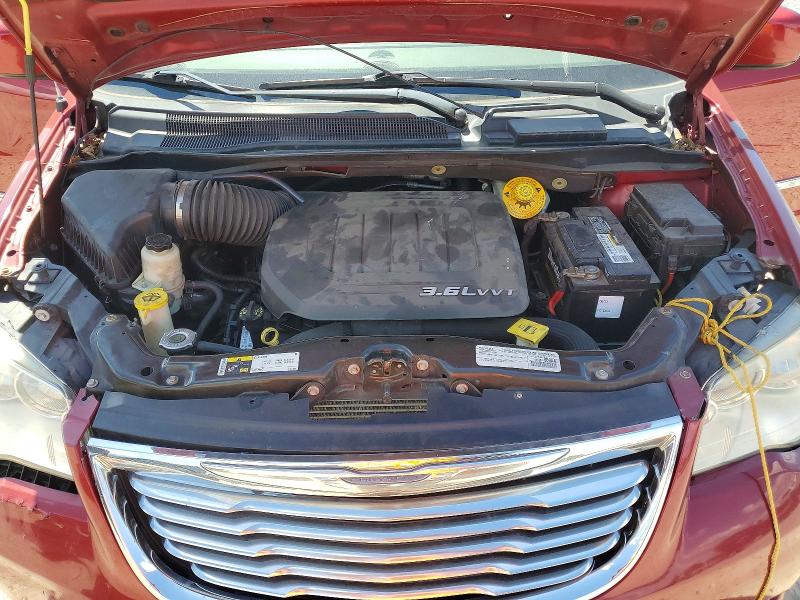 2016 Chrysler Town & Country მანქანა იყიდება აუქციონზე, vin: 2C4RC1BG5GR245858, აუქციონის ნომერი: 56099066