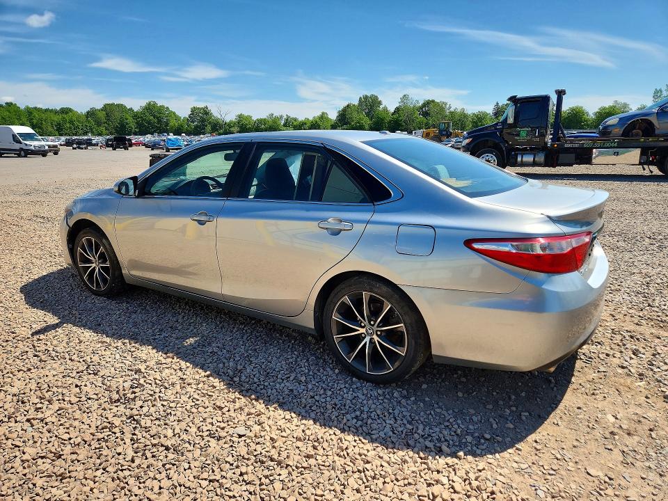 57034786 :رقم المزاد ، 4T1BK1FK5HU580282 vin ، 2017 Toyota Camry مزاد بيع