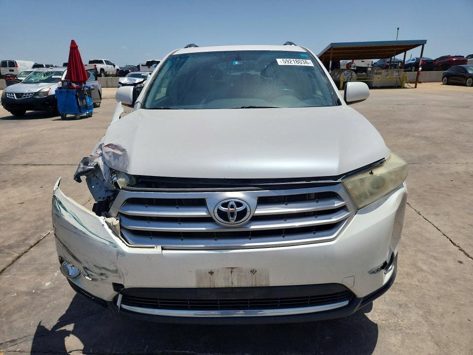 2013 Toyota Highlander მანქანა იყიდება აუქციონზე, vin: 5TDZK3EH3DS095657, აუქციონის ნომერი: 59218036