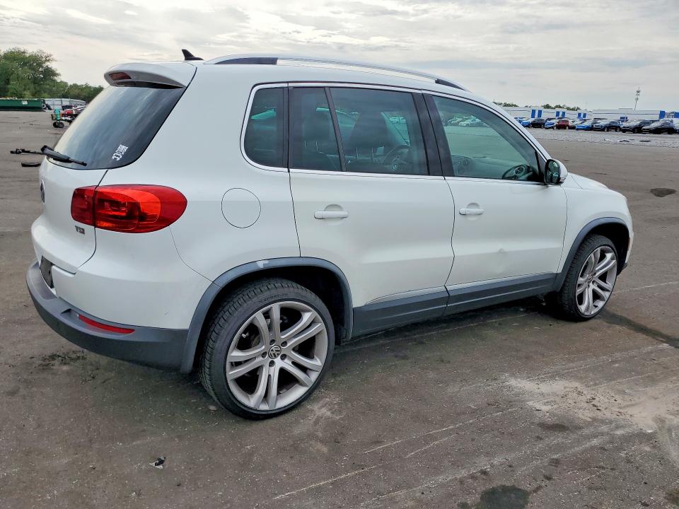 Продажа на аукционе авто 2016 Volkswagen Tiguan, vin: WVGAV7AX1GW610972, номер лота: 56869536