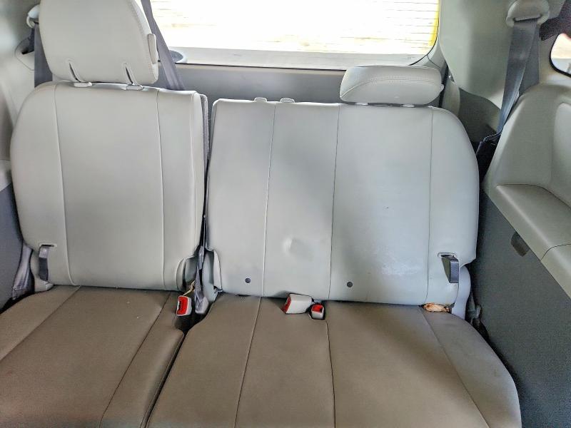 2011 Toyota Sienna მანქანა იყიდება აუქციონზე, vin: 5TDDK3DC6BS008427, აუქციონის ნომერი: 57033876