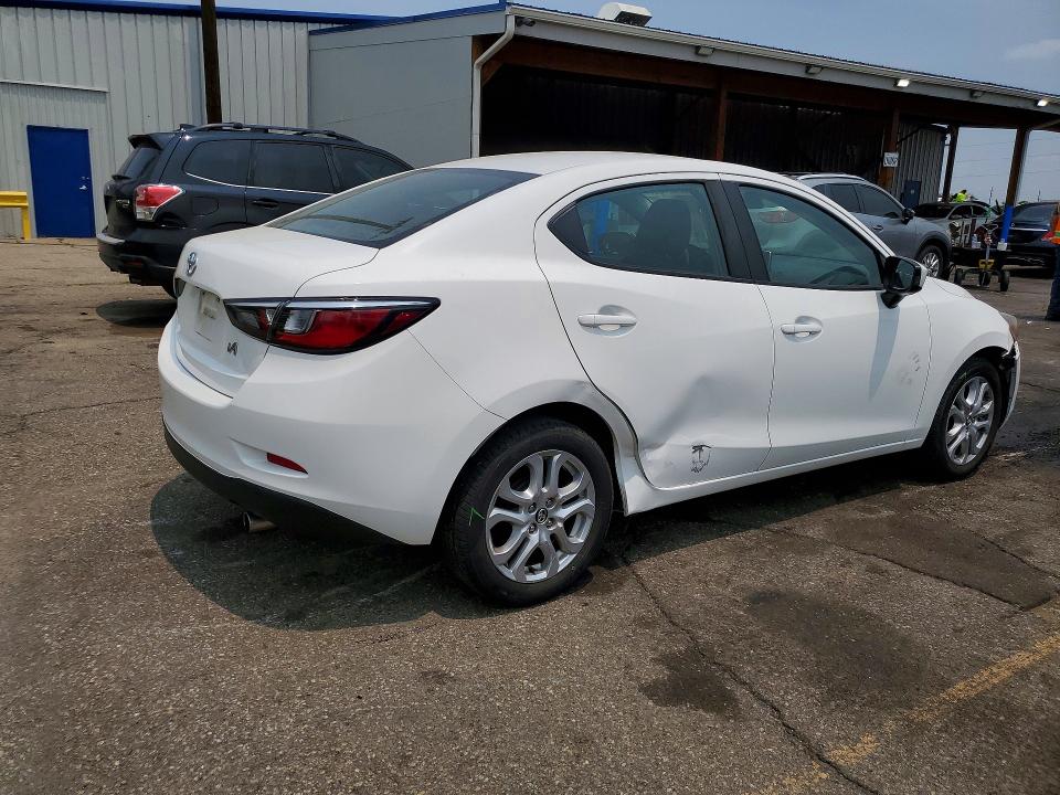 Продажа на аукционе авто 2017 Toyota Yaris Ia, vin: 3MYDLBYV6HY172752, номер лота: 58471056