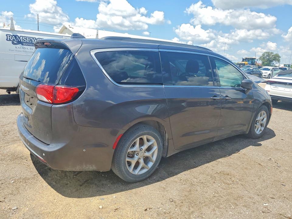 Продажа на аукционе авто 2019 Chrysler Pacifica, vin: 2C4RC1FGXKR561825, номер лота: 58110416