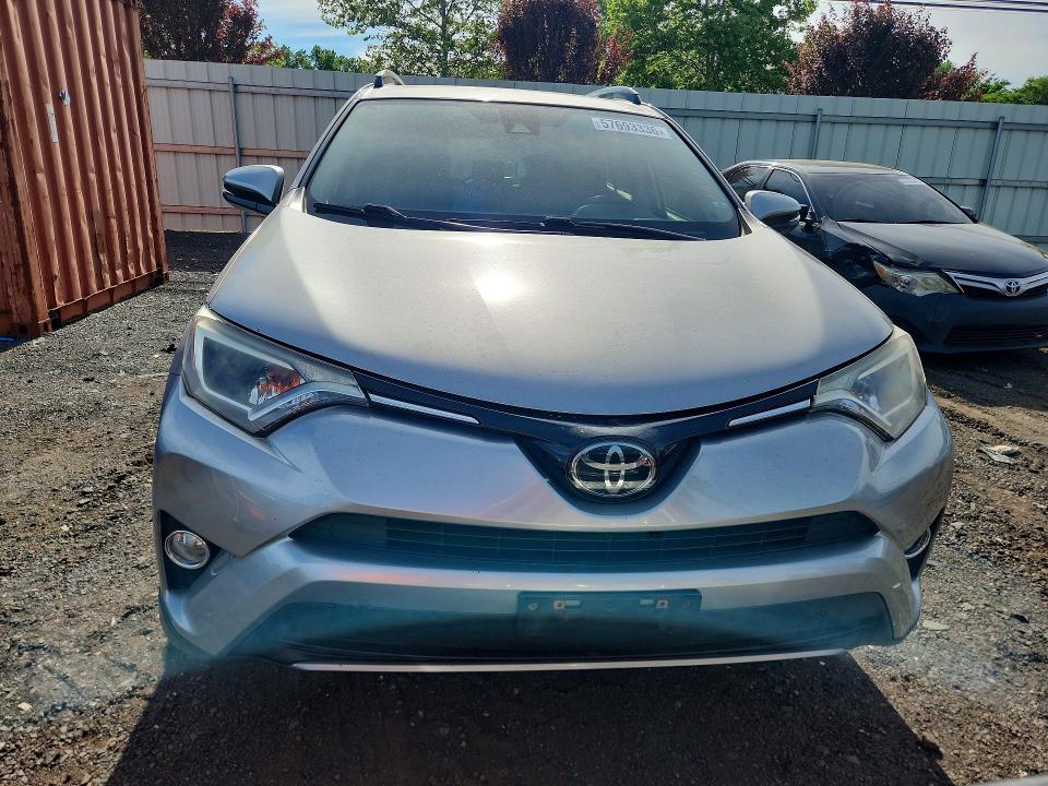 2018 Toyota Rav4 Se Awd მანქანა იყიდება აუქციონზე, vin: JTMRFREV7JJ246215, აუქციონის ნომერი: 57693336