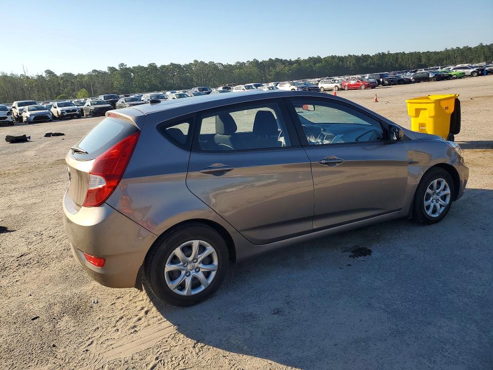 2013 Hyundai Accent მანქანა იყიდება აუქციონზე, vin: KMHCT5AE9DU084504, აუქციონის ნომერი: 55839676