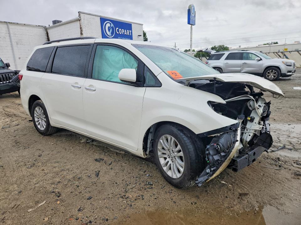 Продажа на аукционе авто 2017 Toyota Sienna, vin: 5TDYZ3DC3HS885284, номер лота: 49874796