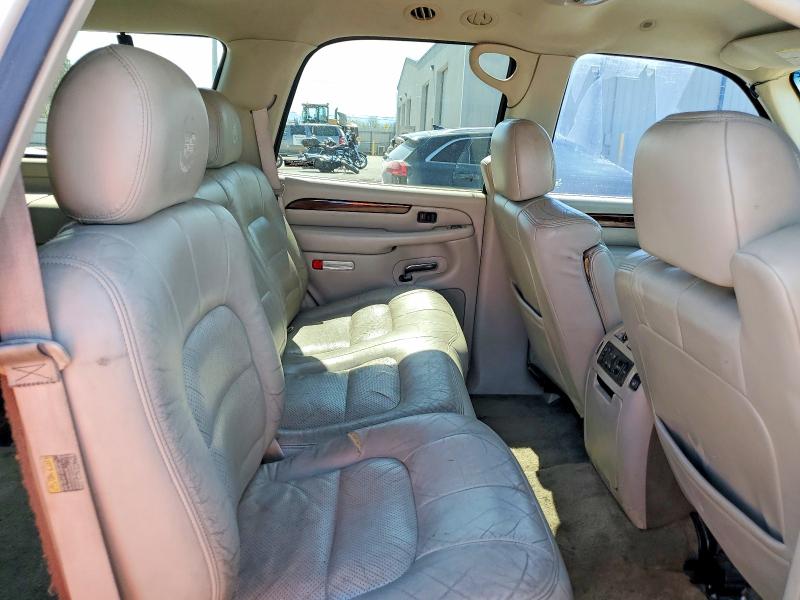 2002 Cadillac Escalade მანქანა იყიდება აუქციონზე, vin: 1GYEK63N22R111748, აუქციონის ნომერი: 57915236