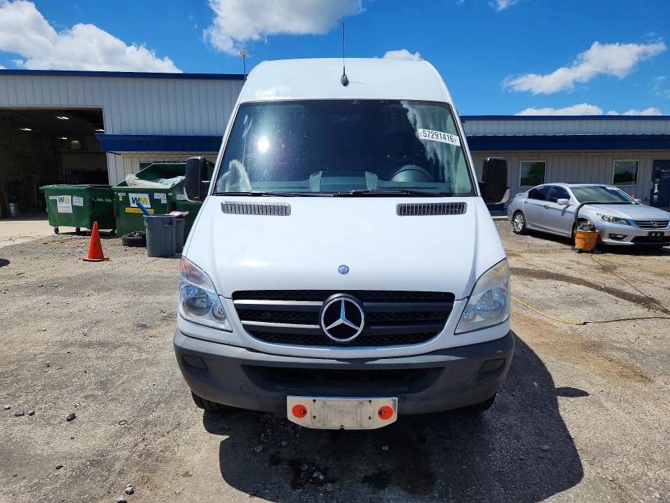 57291416 :رقم المزاد ، WD3PE7CC7B5574416 vin ، 2011 Mercedes-benz Sprinter مزاد بيع