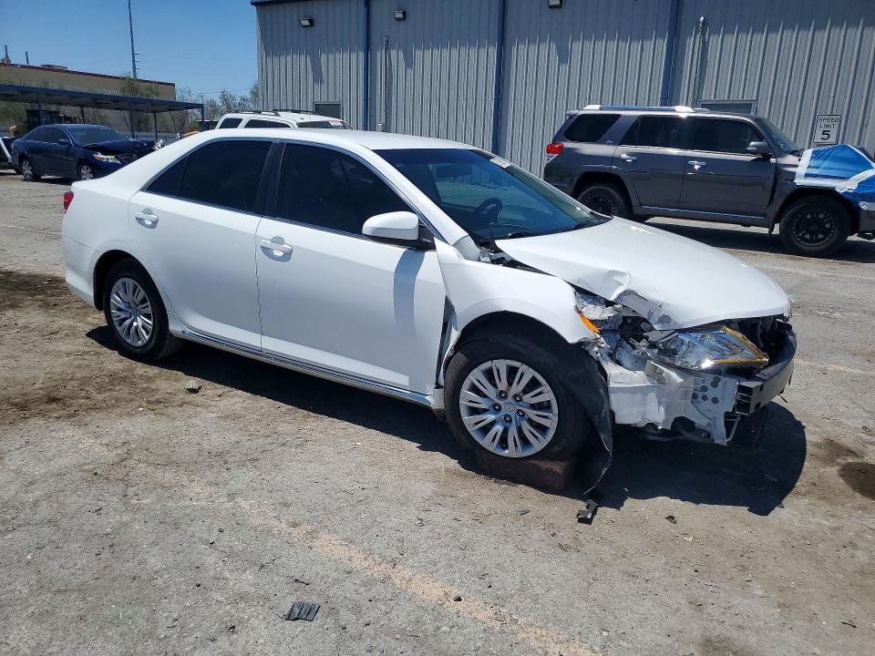 57590116 :رقم المزاد ، 4T4BF1FK1ER359753 vin ، 2014 Toyota Camry مزاد بيع