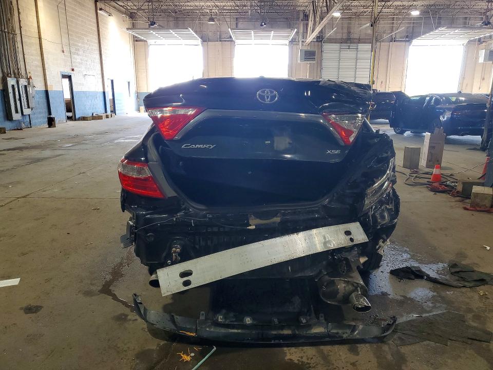 2015 Toyota Camry მანქანა იყიდება აუქციონზე, vin: 4T1BK1FK7FU560046, აუქციონის ნომერი: 55733326