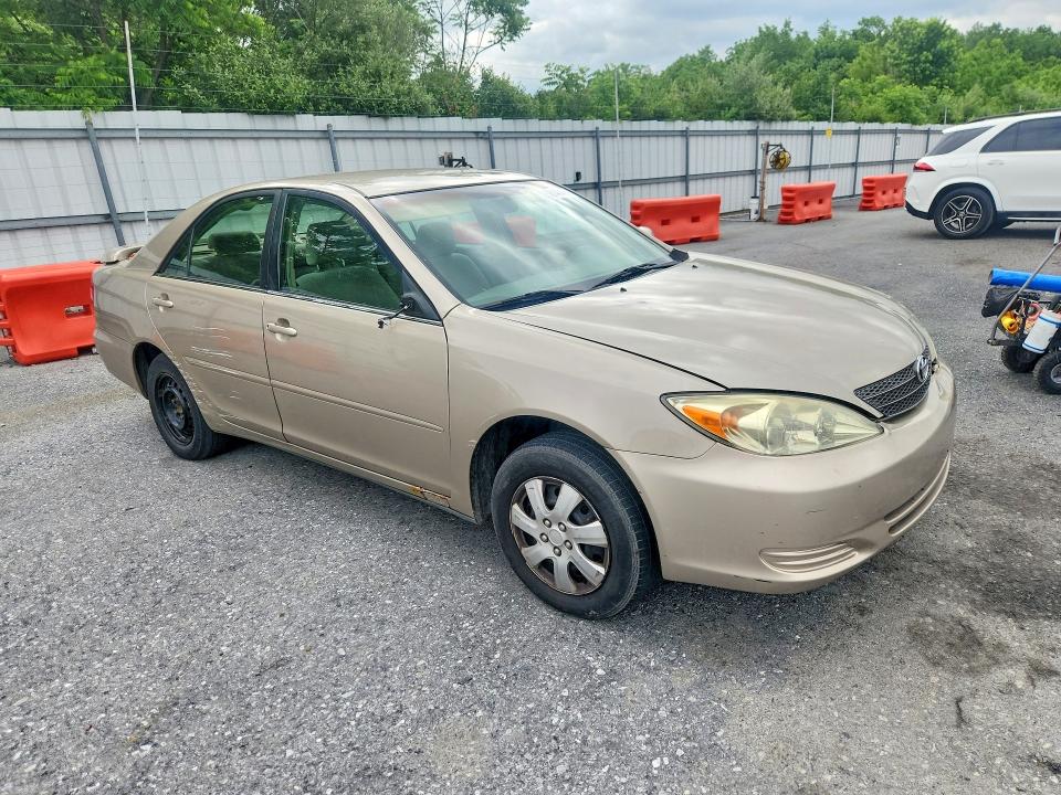 56146406 :رقم المزاد ، 4T1BE32K83U703039 vin ، 2003 Toyota Camry مزاد بيع