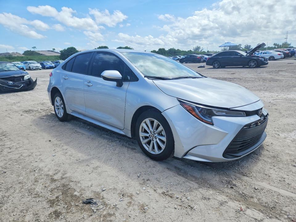 56661816 :رقم المزاد ، JTDBCMFE9T3138231 vin ، 2026 Toyota Corolla Hybrid مزاد بيع