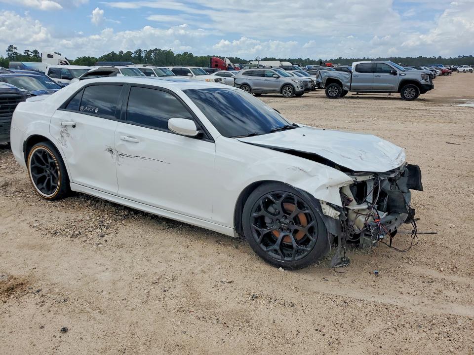 Продажа на аукционе авто 2018 Chrysler 300, vin: 2C3CCABG9JH240315, номер лота: 55597996