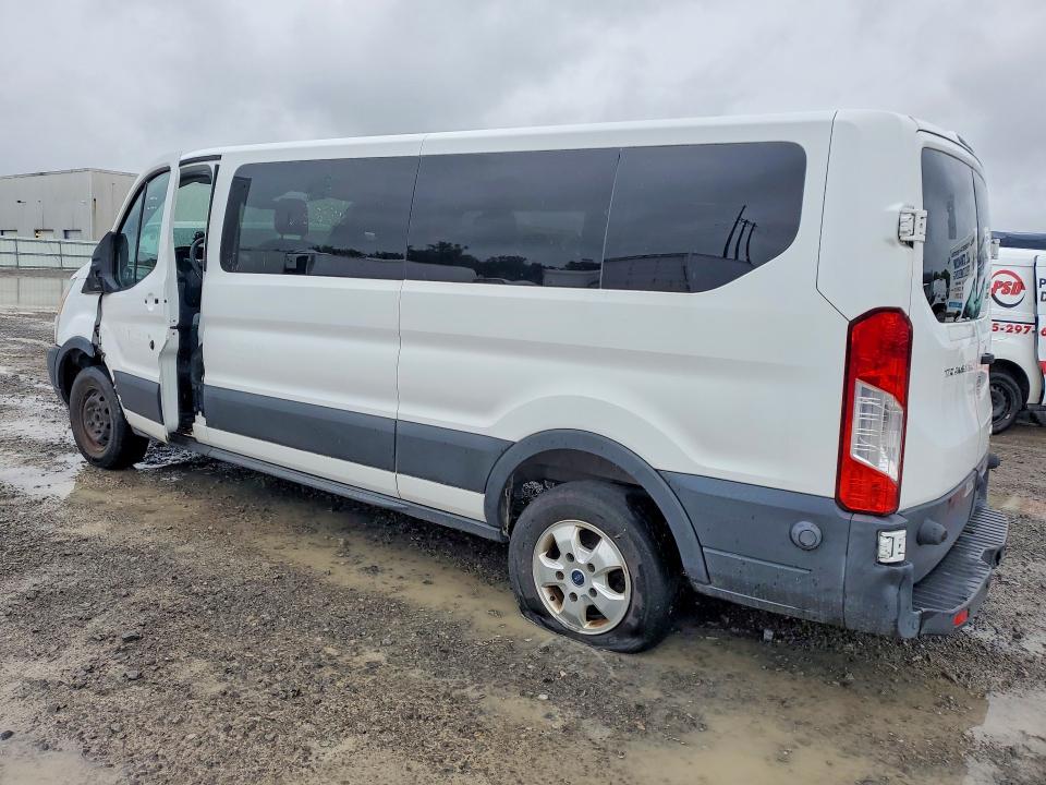 57882976 :رقم المزاد ، 1FBZX2YM3FKA54562 vin ، 2015 Ford Transit مزاد بيع