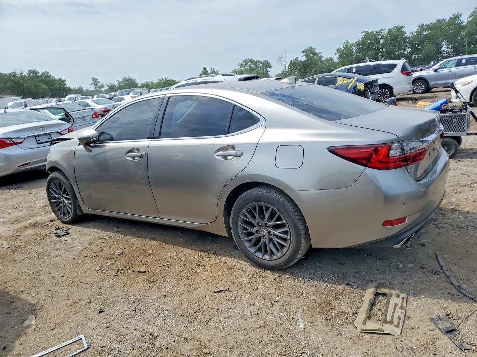 58601866 :رقم المزاد ، 58ABK1GG0JU108323 vin ، 2018 Lexus Es مزاد بيع