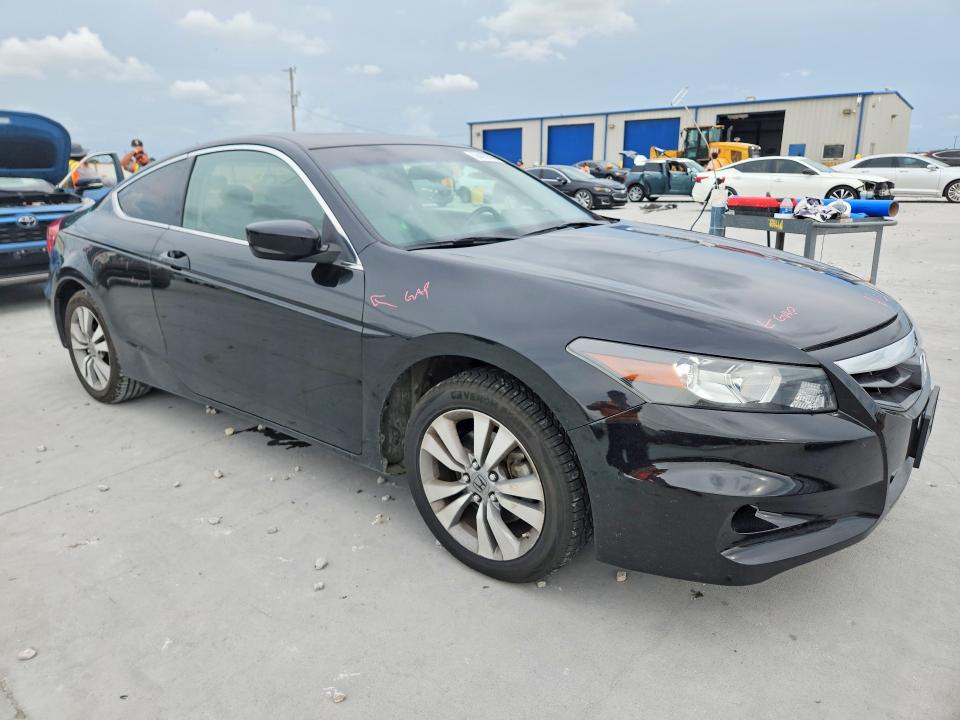 56492506 :رقم المزاد ، 1HGCS1B82BA004159 vin ، 2011 Honda Accord مزاد بيع