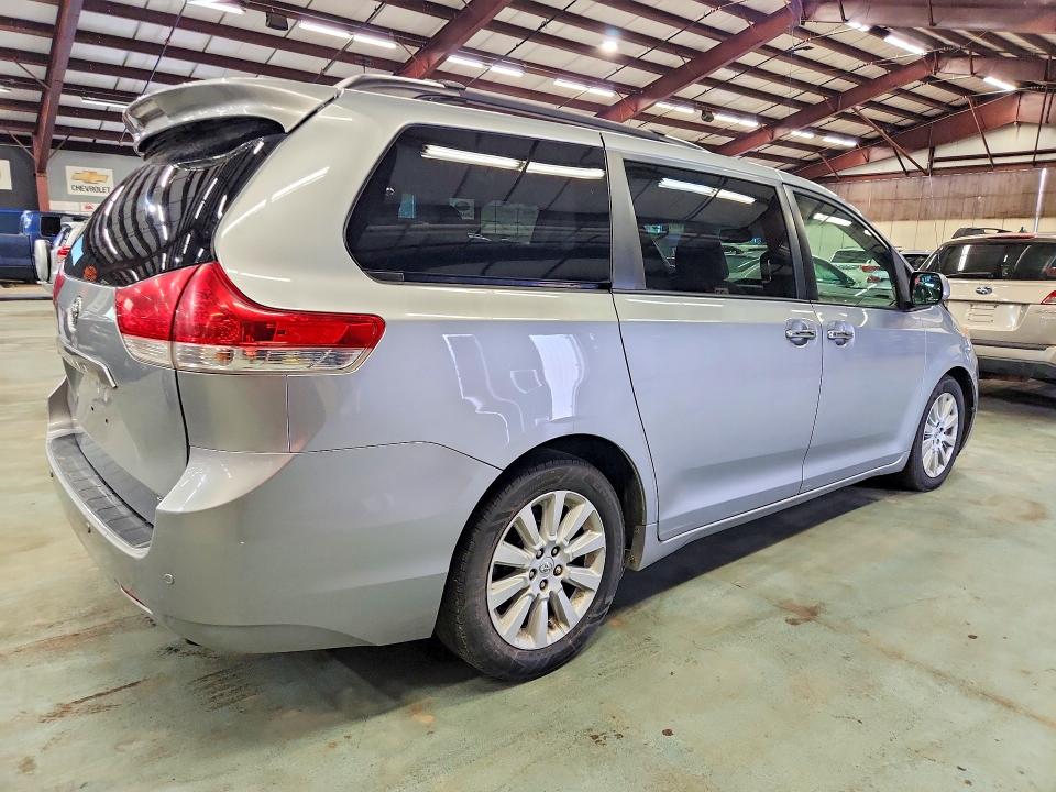 58784856 :رقم المزاد ، 5TDDK3DC0ES090711 vin ، 2014 Toyota Sienna مزاد بيع