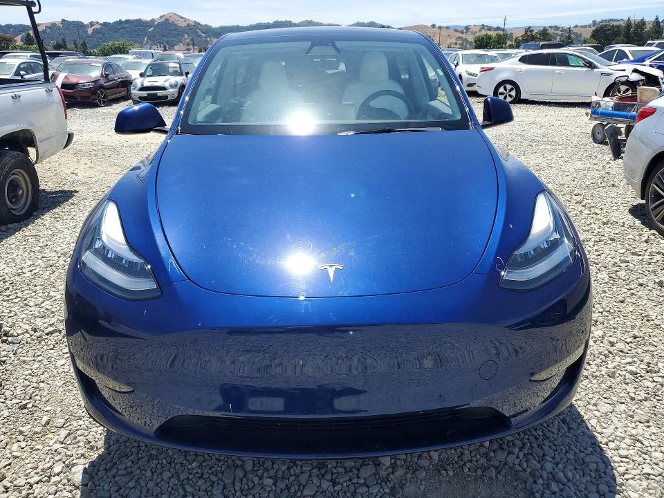 56671236 :رقم المزاد ، 7SAYGDEE0NF312440 vin ، 2022 Tesla Model Y مزاد بيع