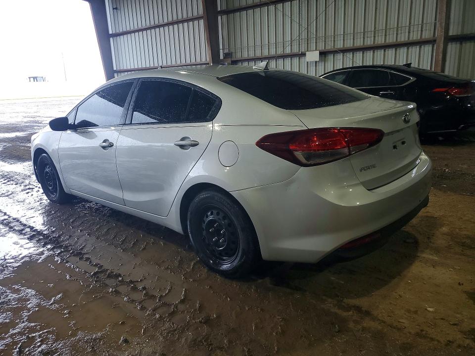 57883756 :رقم المزاد ، 3KPFK4A70JE209884 vin ، 2018 Kia Forte مزاد بيع