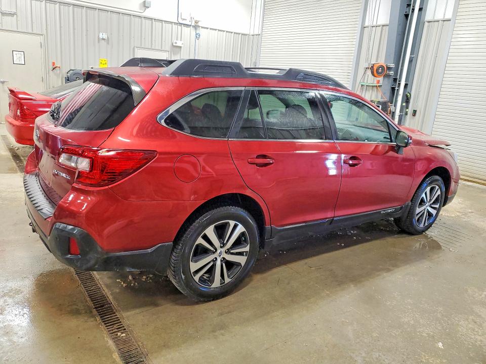 55221296 :رقم المزاد ، 4S4BSANC0J3321477 vin ، 2018 Subaru Outback مزاد بيع