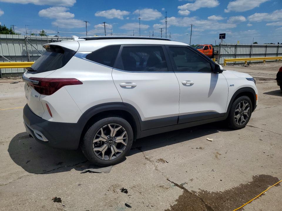 2021 Kia Seltos მანქანა იყიდება აუქციონზე, vin: KNDERCAAXM7139215, აუქციონის ნომერი: 55767026