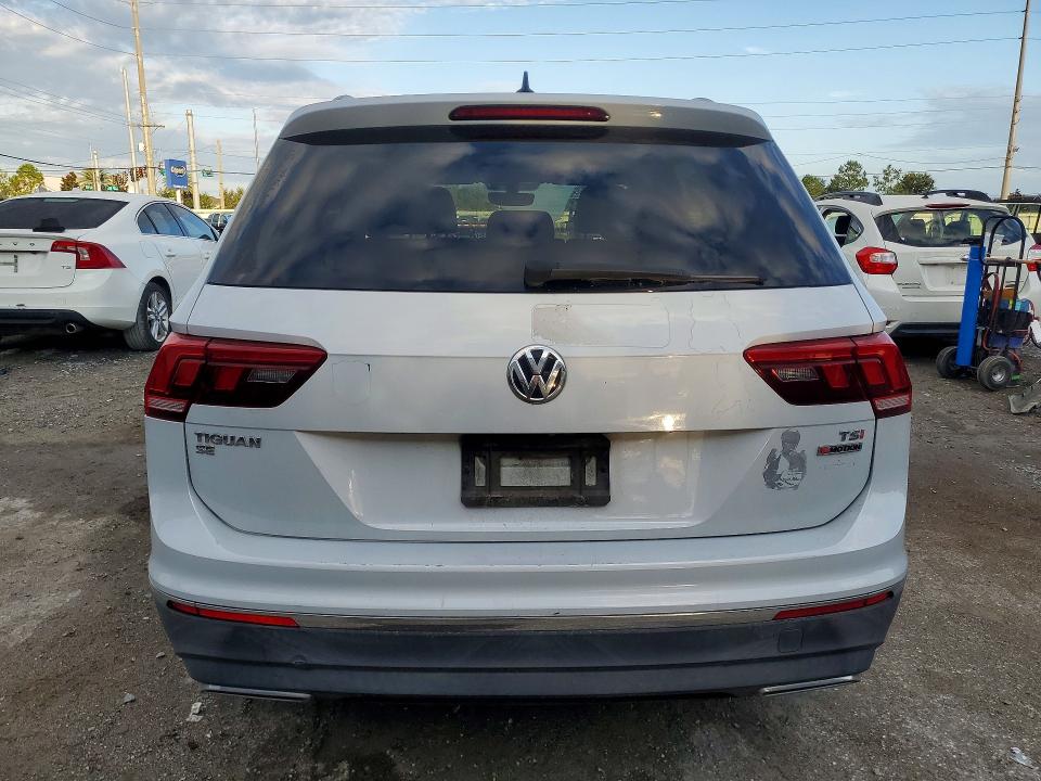 56607306 :رقم المزاد ، 3VV2B7AX3JM220000 vin ، 2018 Volkswagen Tiguan مزاد بيع