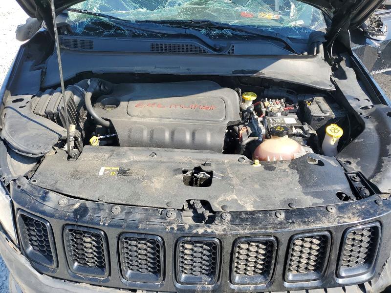56176356 :رقم المزاد ، 3C4NJDBB6JT325359 vin ، 2018 Jeep Compass مزاد بيع