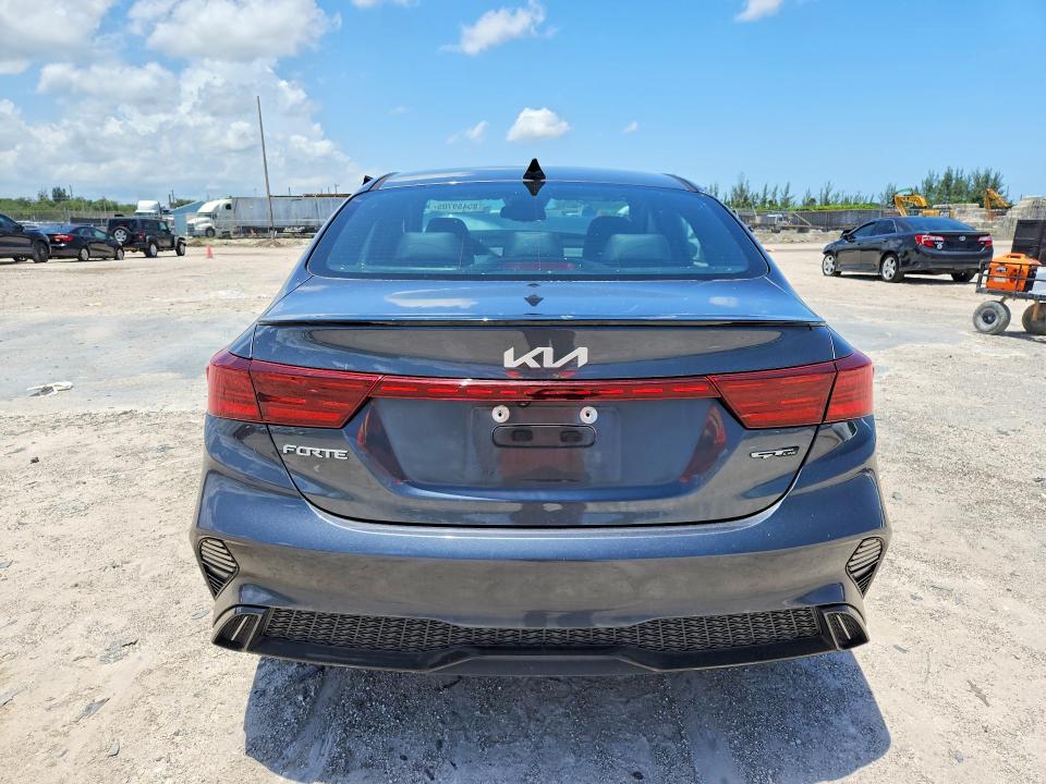 85459705 :رقم المزاد ، 3KPF54AD0NE427424 vin ، 2022 Kia Forte مزاد بيع