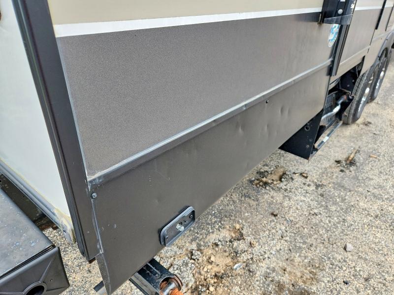 2019 Cruiser Recreational Vehicle (rv) მანქანა იყიდება აუქციონზე, vin: 5RXFB3223K2404015, აუქციონის ნომერი: 55065666