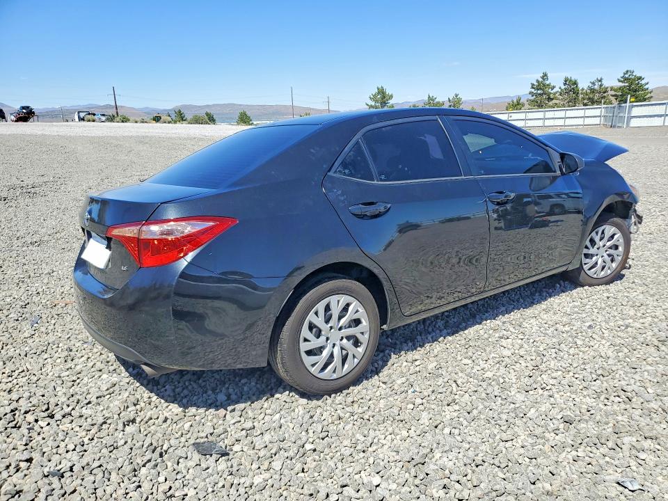 Продаж на аукціоні авто 2018 Toyota Corolla, vin: 5YFBURHE8JP830167, номер лоту: 56104766