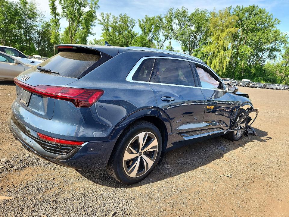 Продажа на аукционе авто 2024 Audi Q8 E-tron, vin: WA15AAGE7RB021708, номер лота: 56295186