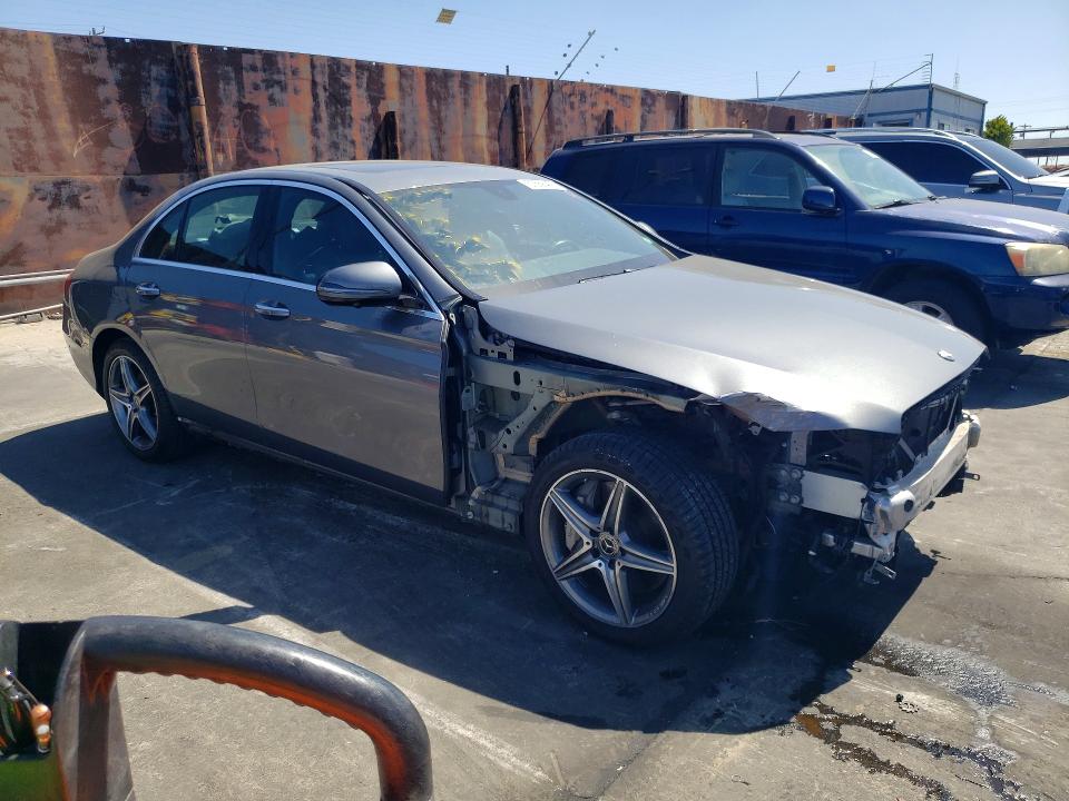 57558436 :رقم المزاد ، WDDZF4JB8KA522522 vin ، 2019 Mercedes-benz E مزاد بيع