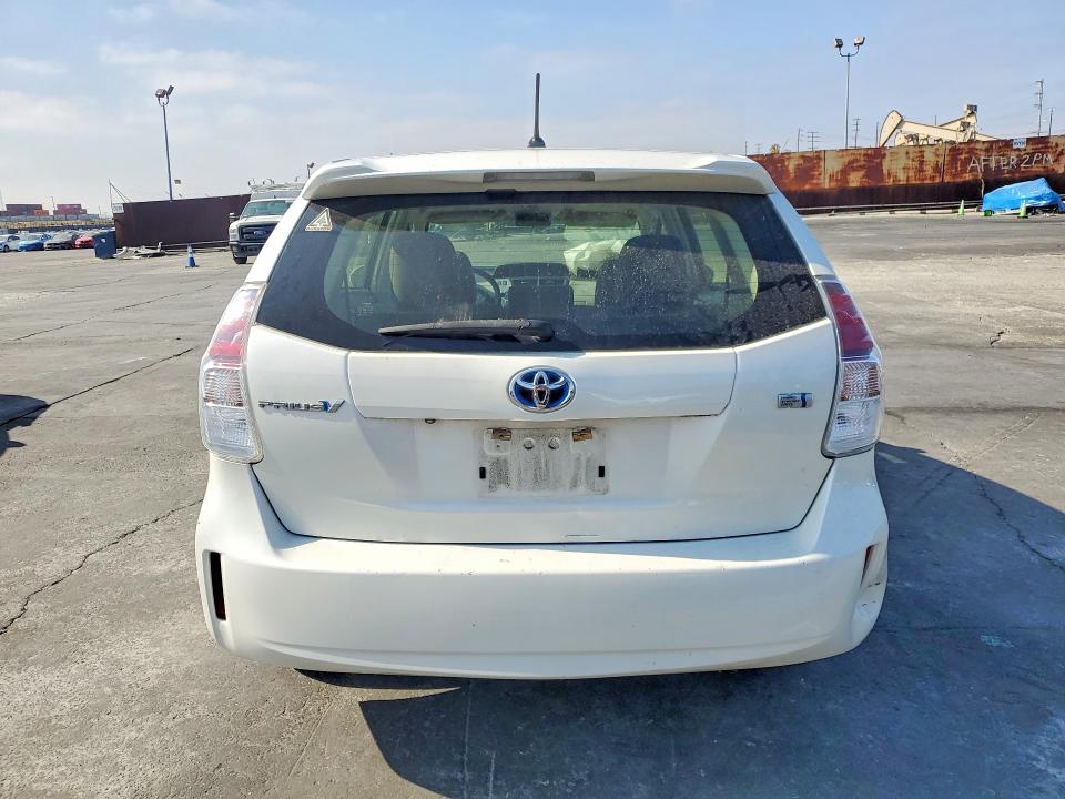 57776146 :رقم المزاد ، JTDZN3EU8GJ053880 vin ، 2016 Toyota Prius V مزاد بيع