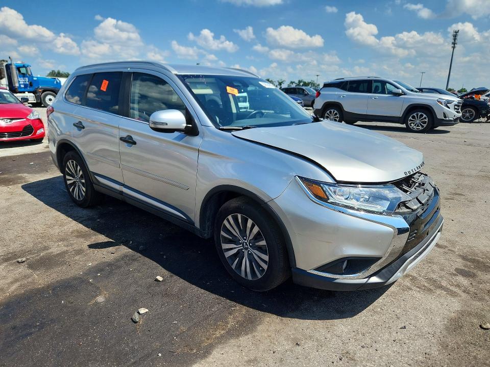 58584606 :رقم المزاد ، JA4AZ3A32LZ018305 vin ، 2020 Mitsubishi Outlander مزاد بيع