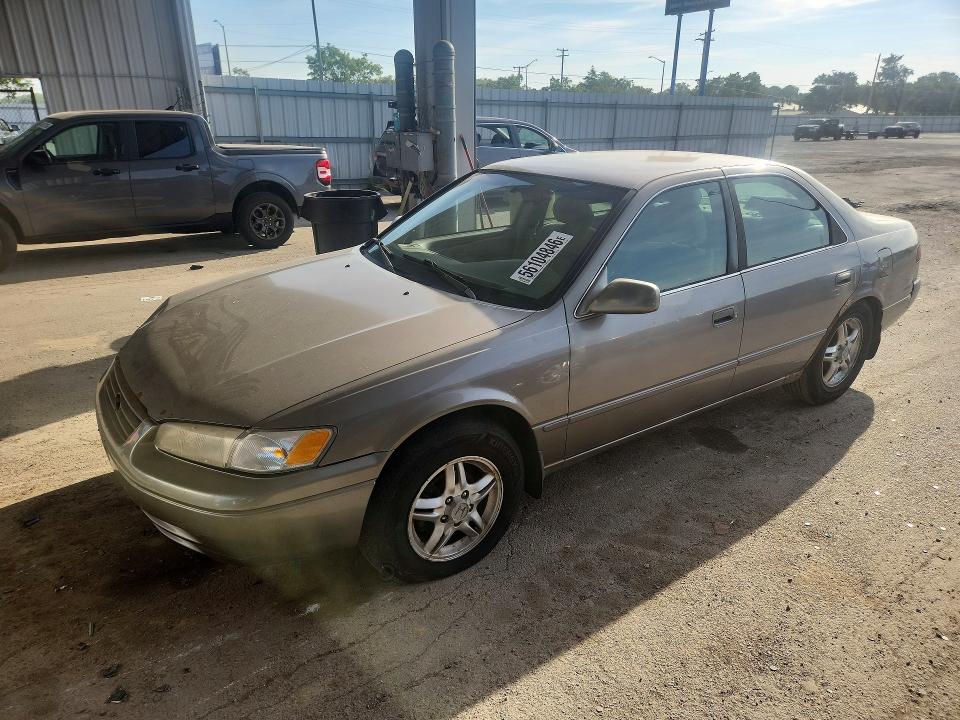 56104846 :رقم المزاد ، 4T1BG22K4XU519954 vin ، 1999 Toyota Camry مزاد بيع